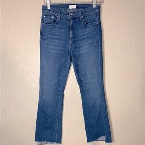 Mother insider crop step fray jeans in I’ve got you size 27.